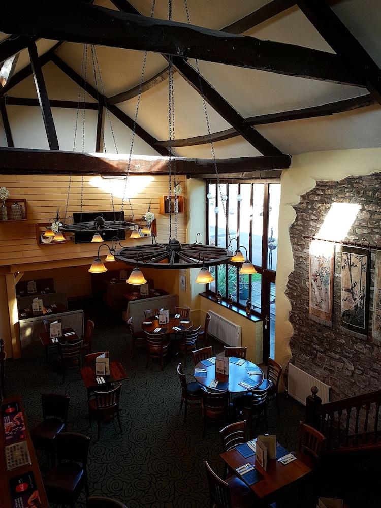 The Old Barn Inn Newport  Luaran gambar