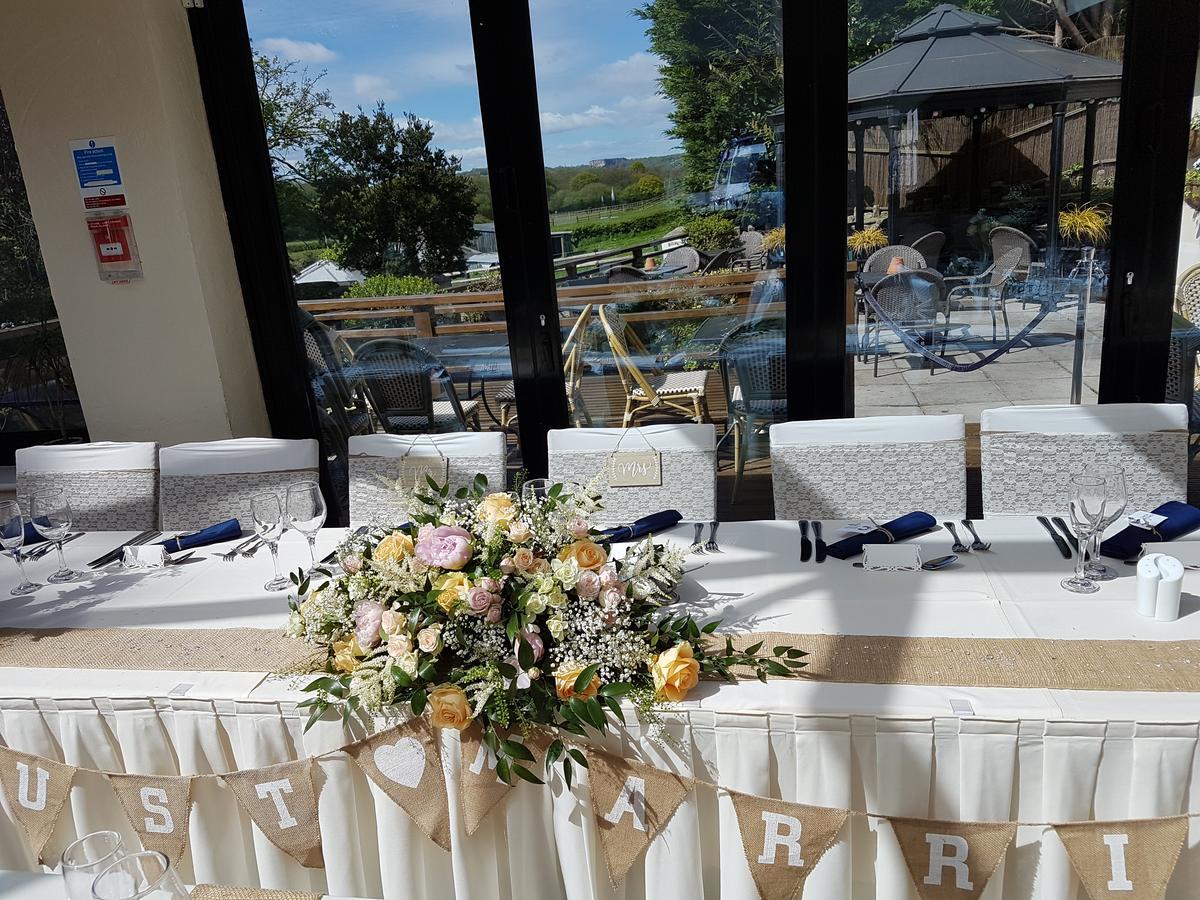 The Old Barn Inn Newport  Luaran gambar