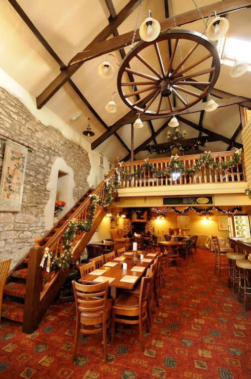 The Old Barn Inn Newport  Luaran gambar